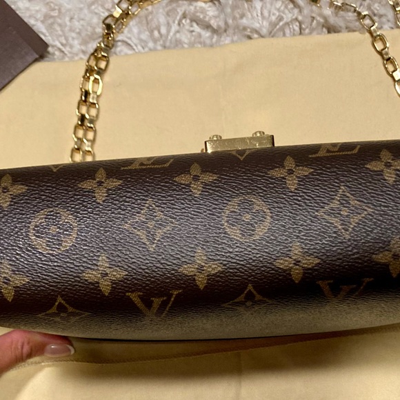 LOUIS VUITTON Chain Monogram in Aurore - Picture 3 of 9